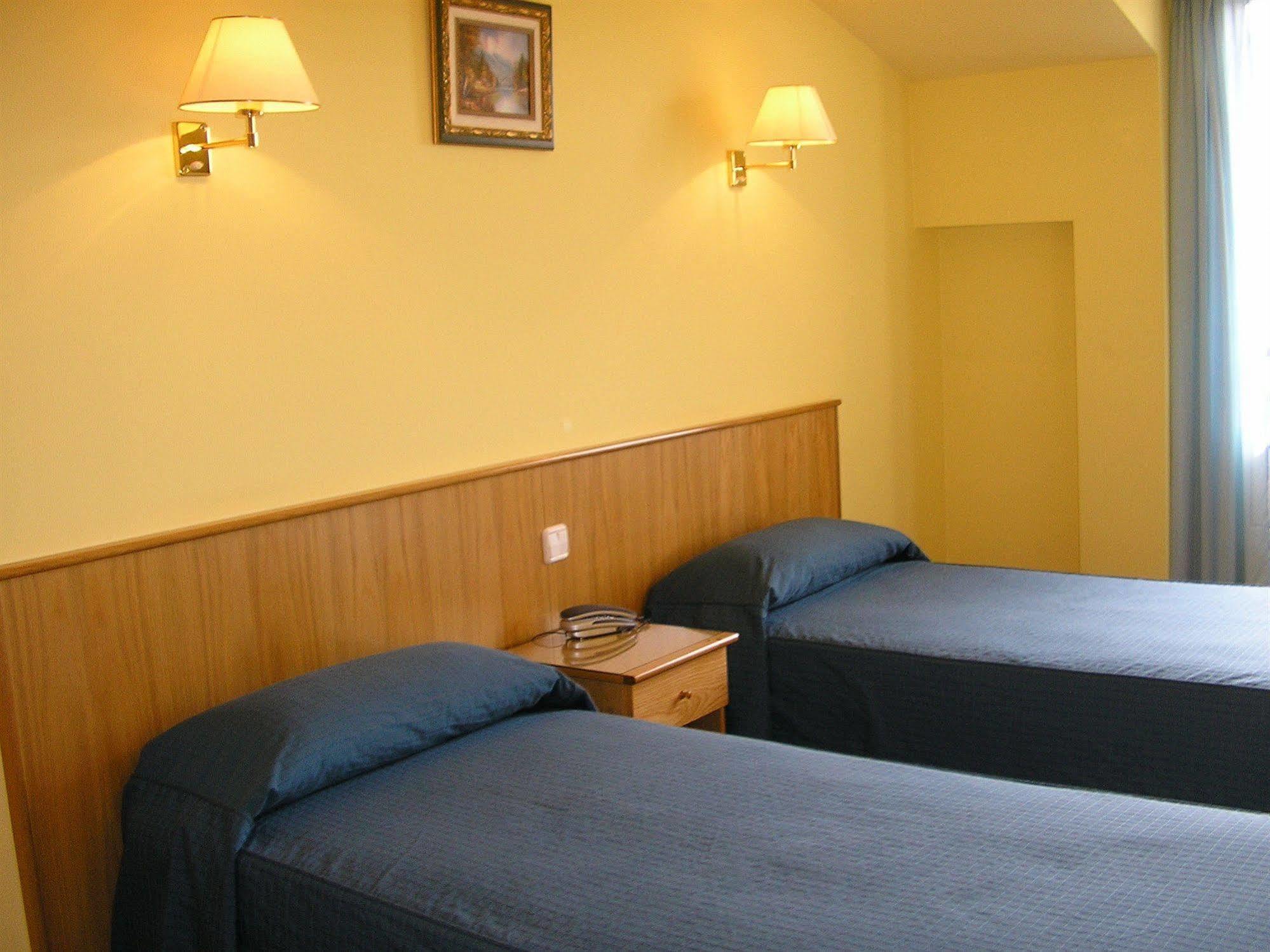 Hotel San Juan Revilla De Camargo Ngoại thất bức ảnh